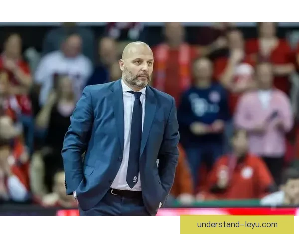 中国男篮新帅亮相备战世界杯掀起全国球迷热烈关注新热潮