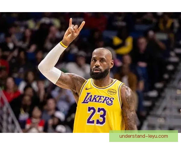 詹姆斯带队逆转强敌西部格局生变联盟季后赛悬念再起引发球迷热议