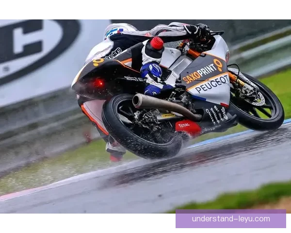 摩托GP最新赛季精彩回顾与顶尖车手赛场表现分析